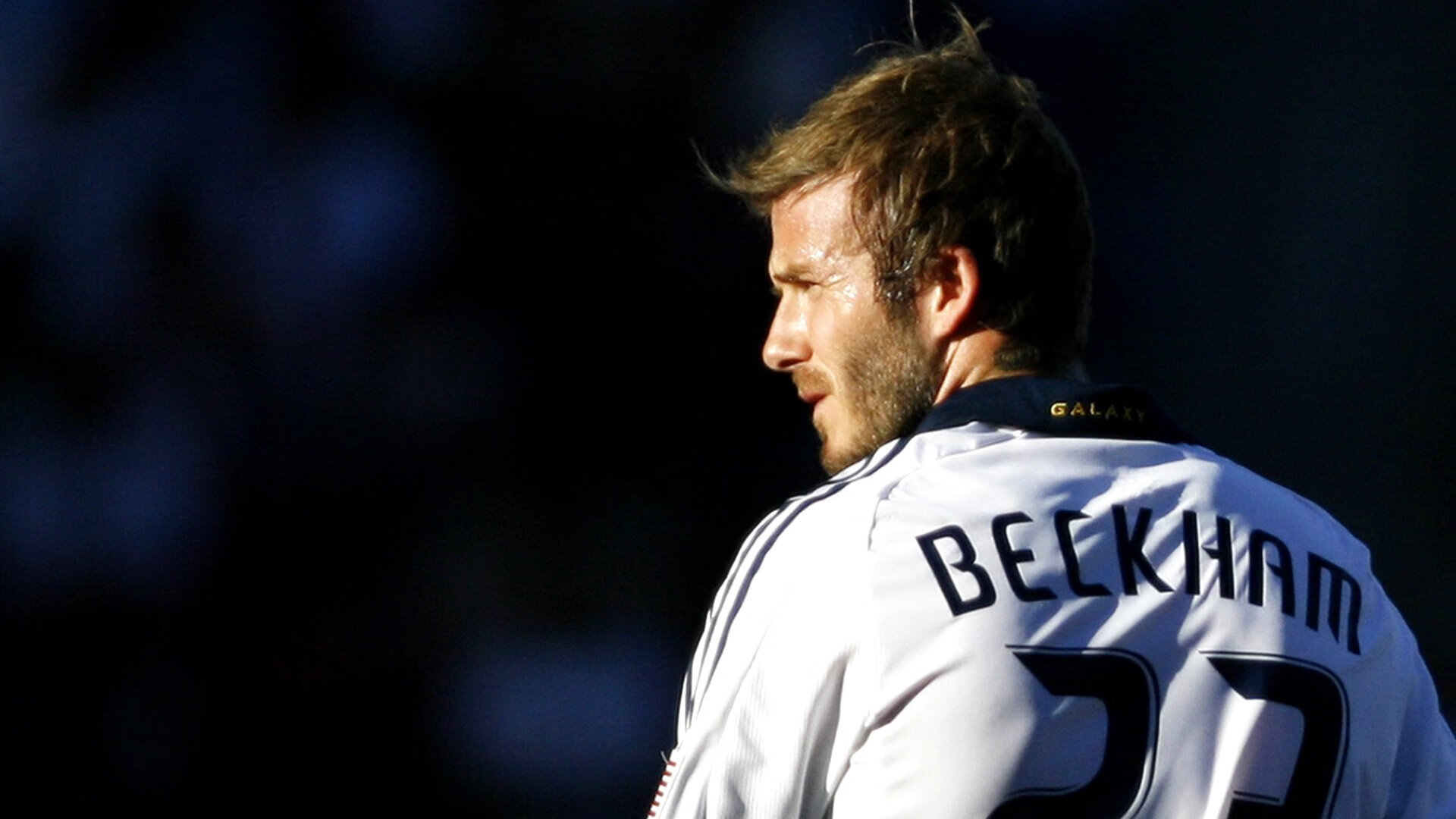 多米体育-萨巴伦卡复出首秀出彩，洛杉矶快船主场鏖战洛杉矶湖人，豪取40连胜  第1张